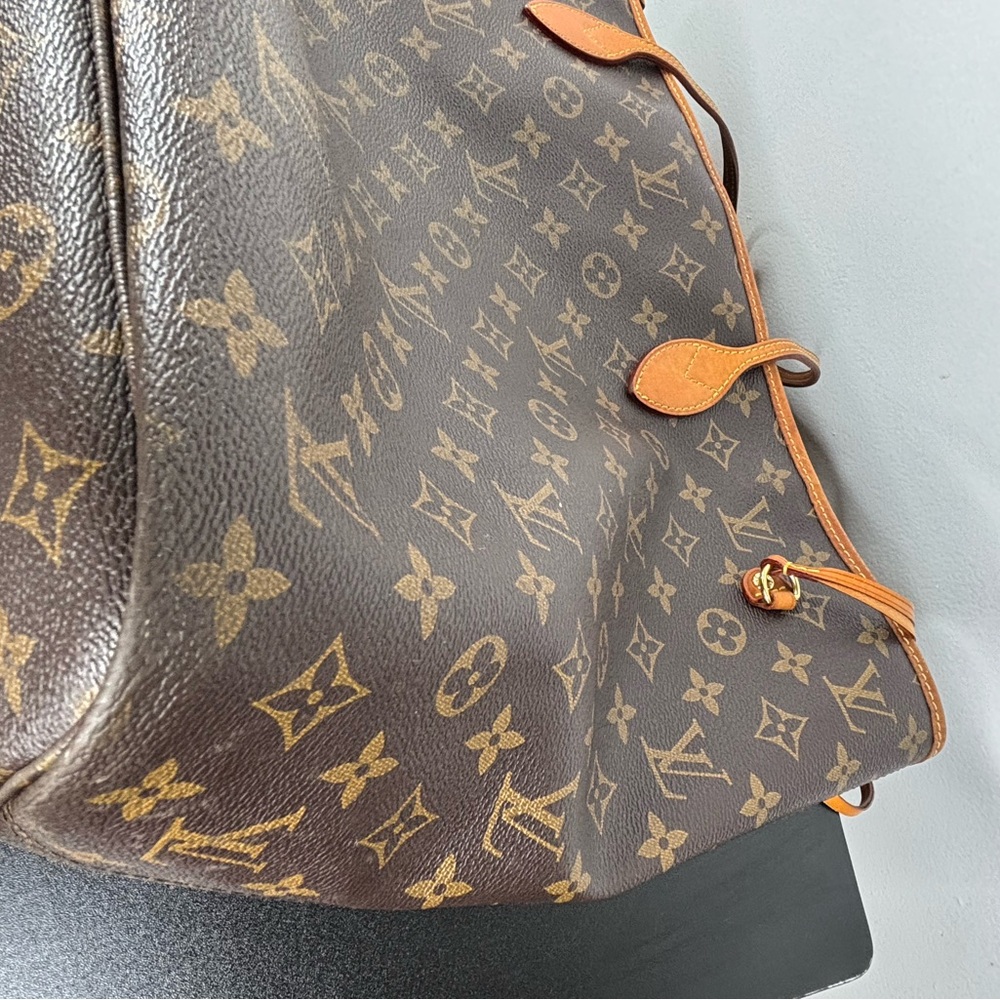 Louis Vuitton Neverfull GM Tote - Picture 16 of 16